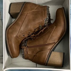 Brand new tan booties
